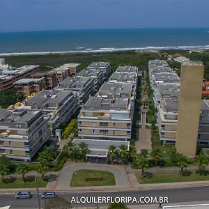 https://lindo-apartamento-de-frente-para-o-mar-campeche.santa-catarina-brasil.com